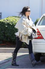 KOURTNEY KARDASHIAN Out for Lunch Meeting at Porta Via in Calabasas 02/20/2025
