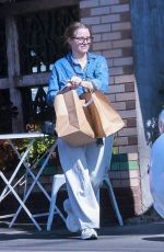 KRISTEN BELL Grabs Takeout from All Time in Los Feliz 02/01/2025