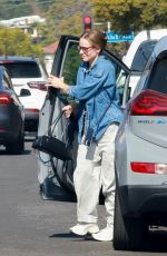 KRISTEN BELL Grabs Takeout from All Time in Los Feliz 02/01/2025