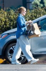 KRISTEN BELL Grabs Takeout from All Time in Los Feliz 02/01/2025