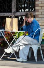 KRISTEN BELL Grabs Takeout from All Time in Los Feliz 02/01/2025