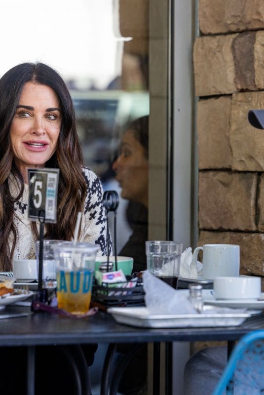 KYLE RICHARDS and MORGAN WADE Out for Breakfast in Encino 02/19/2025