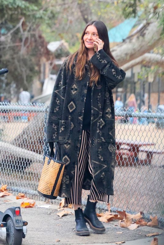 LAUREN PARSEKIAN OUt at a Park in Los Feliz 02/15/2025