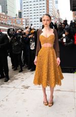 LENI KLUM Arrives at Michael Kors Fashion Show in New York 02/11/2025