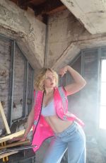 LILY BROOKS O