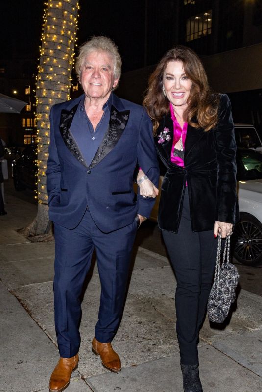 LISA VANDERPUMP and Ken Todd Have Dinner in Beverly Hills on Valentine