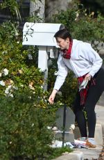 MIA GOTH Empties Out Her Very Full Mailbox in Pasadena 01/31/2025