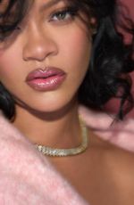 RIHANNA for Fenty Beauty: Gloss Bomb Shimmer Stix 2025