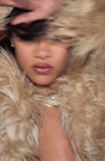 RIHANNA for Fenty Beauty: Gloss Bomb Shimmer Stix 2025