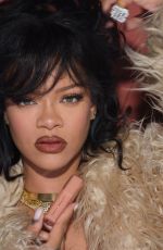 RIHANNA for Fenty Beauty: Gloss Bomb Shimmer Stix 2025