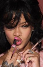 RIHANNA for Fenty Beauty: Gloss Bomb Shimmer Stix 2025
