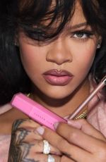 RIHANNA for Fenty Beauty: Gloss Bomb Shimmer Stix 2025