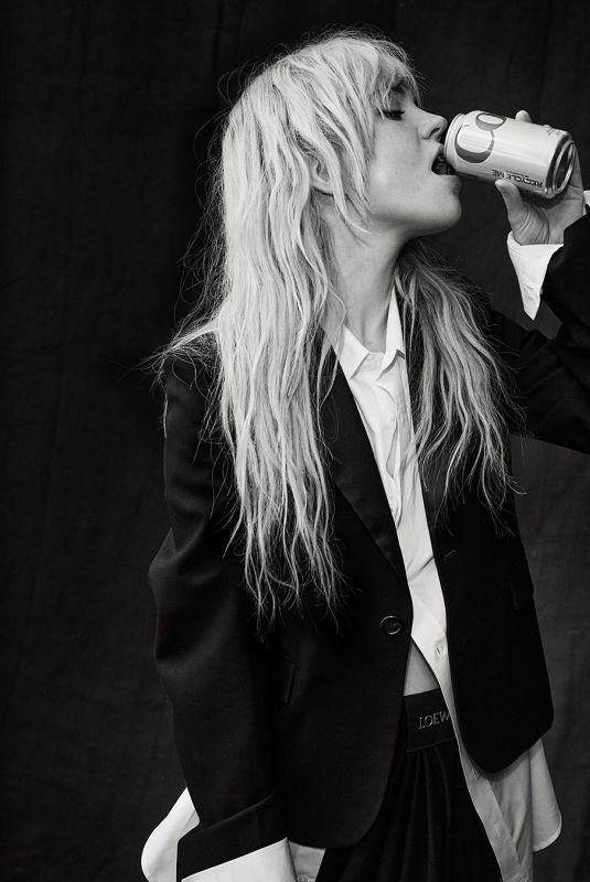 SOPHIE THATCHER for Heroine Magazine, February 2025 Issue