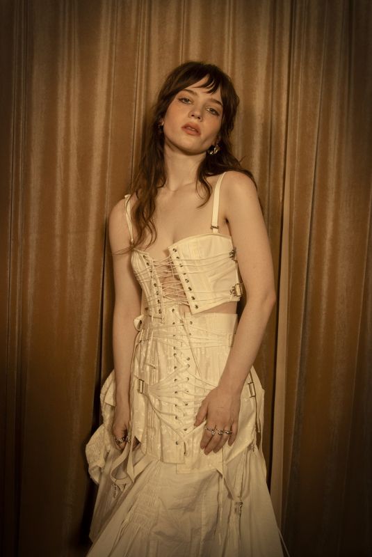 SOPHIE THATCHER for L