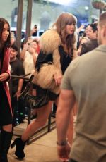 TAYLOR SWIFT Arrives for Dinner at Gianna