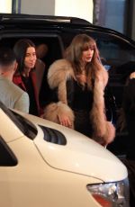 TAYLOR SWIFT Arrives for Dinner at Gianna