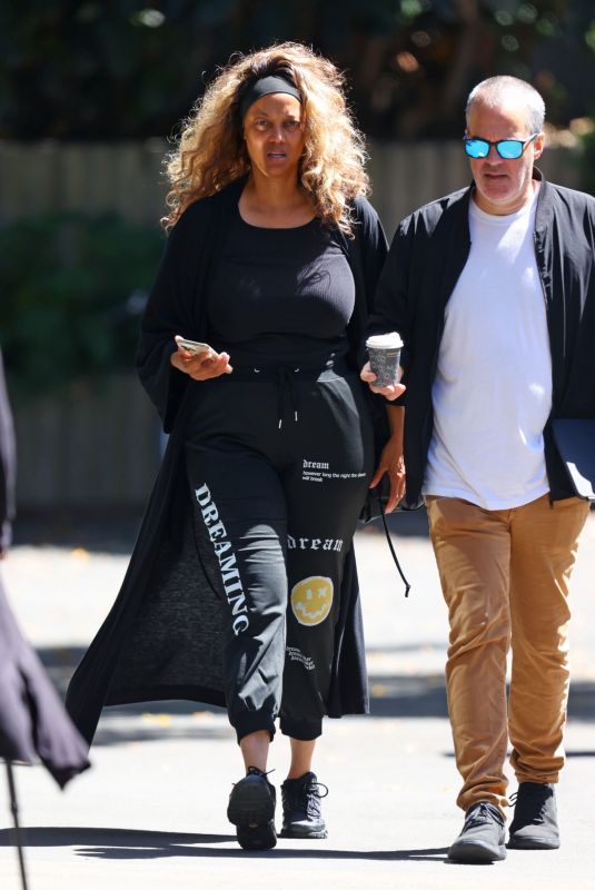 TYRA BANKS Out with a Friend in Sydney 02/04/2025