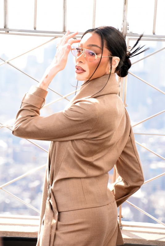 WINNIE HARLOW Lights up Empire State Building to Kick off New York Fashion Week 02/05/2025