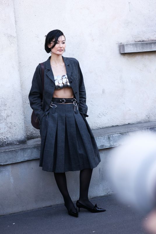 AMALIE GASSMAN Out at Milan Fashion Week in Milan 03/01/2025