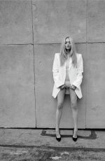 AMANDA SEYFRIED in L