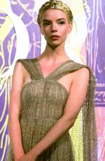 ANYA TAYLOR-JOY - Fotobuch, March 2025