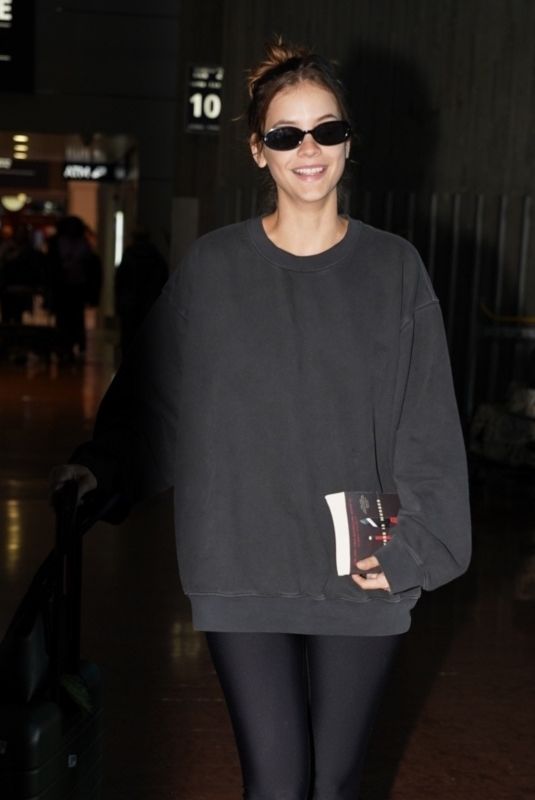 BARBARA PALVIN Arrives at Roissy-Paris-Charles de Gaulle Airport in Paris 03/03/2025