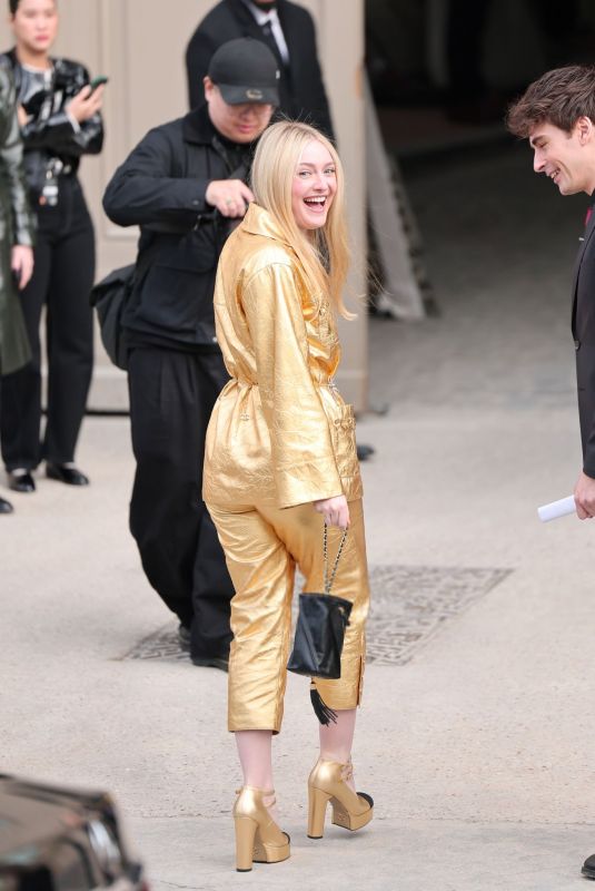 DAKOTA FANNING Arrives at Chanel Womenswear F/W 25/26 Show at Paris Fashion Week 03/11/2025