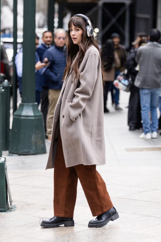 DAKOTA JOHNSON and Josh Hartnett on the Set of Verity in Midtown Manhattan 03/12/2025