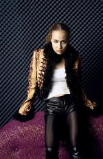 FIONA APPLE for Entertainment Weekly, July 1997