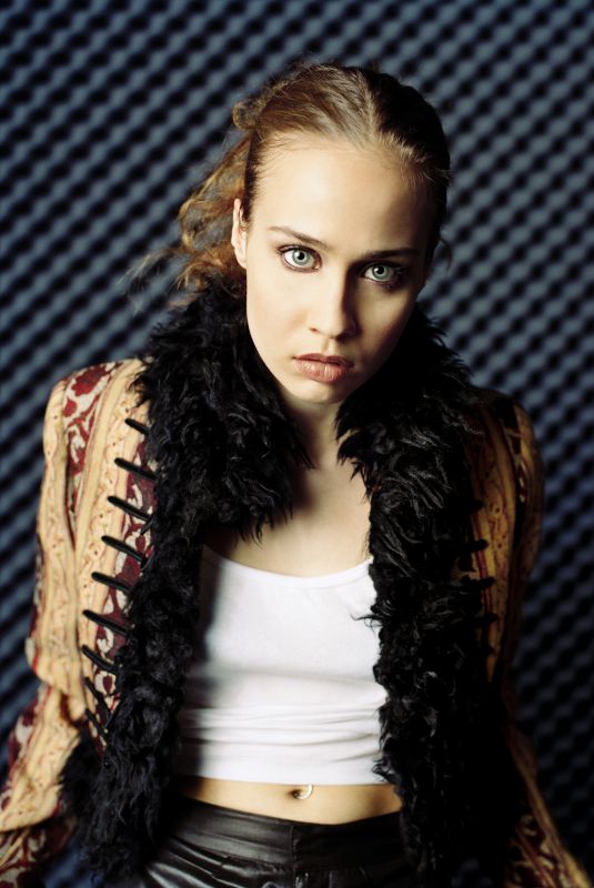 FIONA APPLE for Entertainment Weekly, July 1997