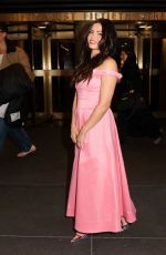 JENNA DEWAN Leaves Kelly Clarkson Show in New York 03/07/2025