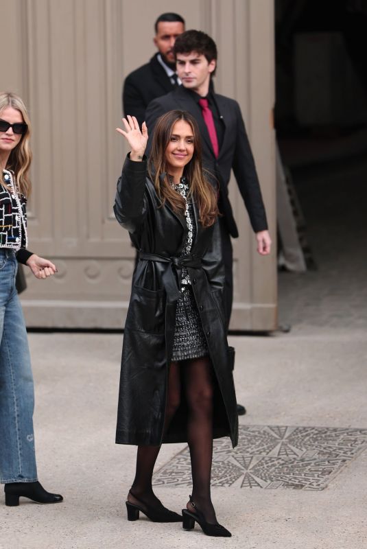 JESSICA ALBA Arrives at Chanel Womenswear F/W 25/26 Show at Paris Fashion Week 03/11/2025
