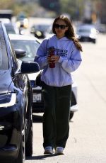 JESSICA ALBA Heading to a Chiropractor Appointment in Culver City 03/18/2025