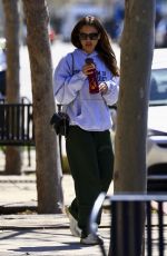 JESSICA ALBA Heading to a Chiropractor Appointment in Culver City 03/18/2025
