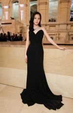 JISOO Arrives at Le Grand Diner du Louvre in Paris 03/04/2025
