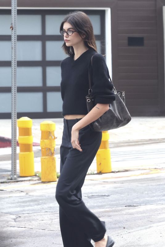 KAIA GERBER Heading to Lunch in Los Angeles 03/12/2025