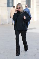 KATE MOSS Out and About in Paris 03/07/2025