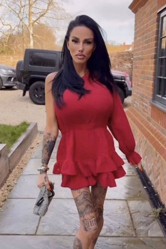 KATIE PRICE Out and About in London 03/27/2025
