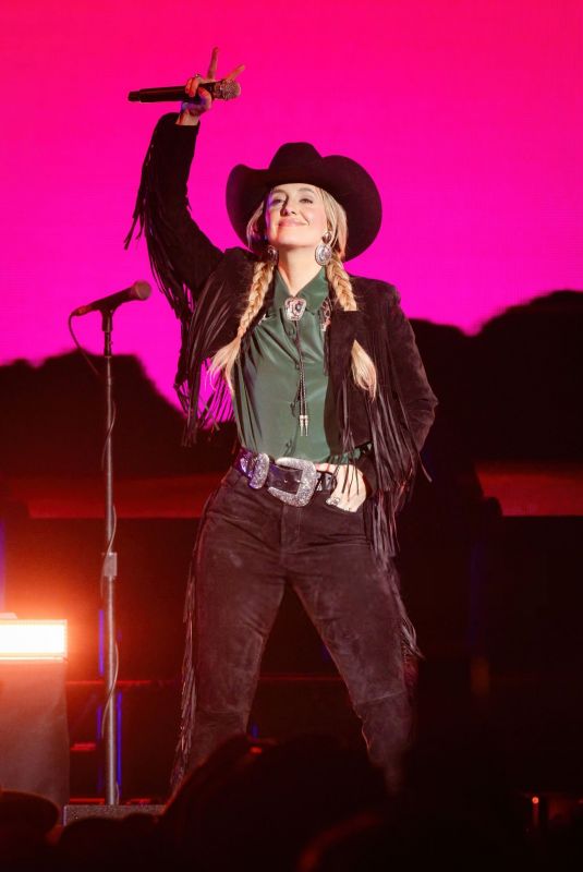 LAINEY WILSON Performs at C2C Festival in Berlin 03/09/2025