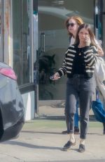 LAUREN PARSEKIAN Stops by UPS Store in Los Angeles 03/10/2025