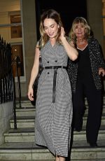 LILY JAMES Leaves Diamonds, A Canadian Love Story Exhibition in London 03/19/2025