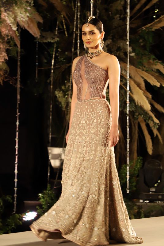 MANUSHI CHHILLAR at Blenders Pride Fashion Week Tour 2025 in Mumbai 03/01/2025