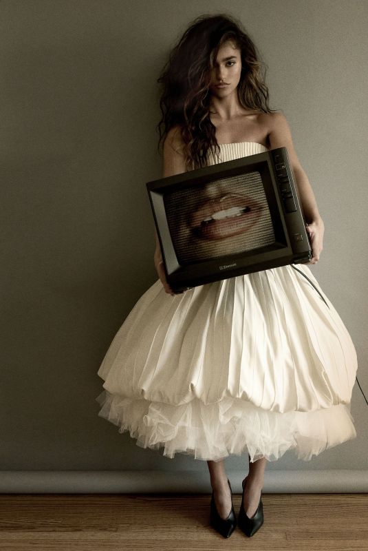 RAYNA VALLANDINGHAM for Numero Netherlands, February 2025