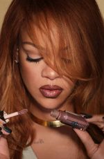 RIHANNA for Fenty Beauty: Gloss Bomb Oil Luminizing Lip Oil 