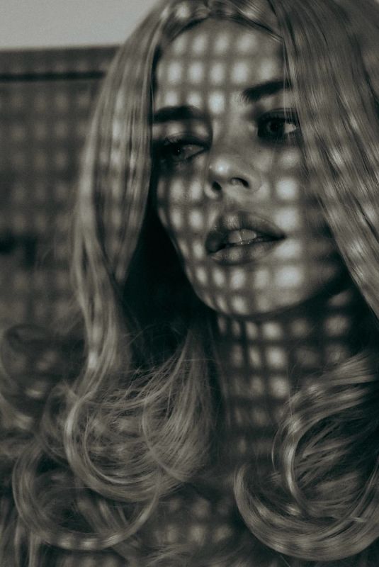 SAMARA WEAVING - Black and White Photoshoot, March 2025