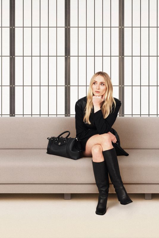 SOPHIE TURNER - Louis Vuitton