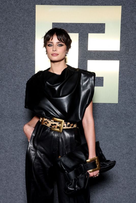 TAYLOR HILL at Balmain Womenswear F/W 25/26 Show at Paris Fashion Week 03/05/2025