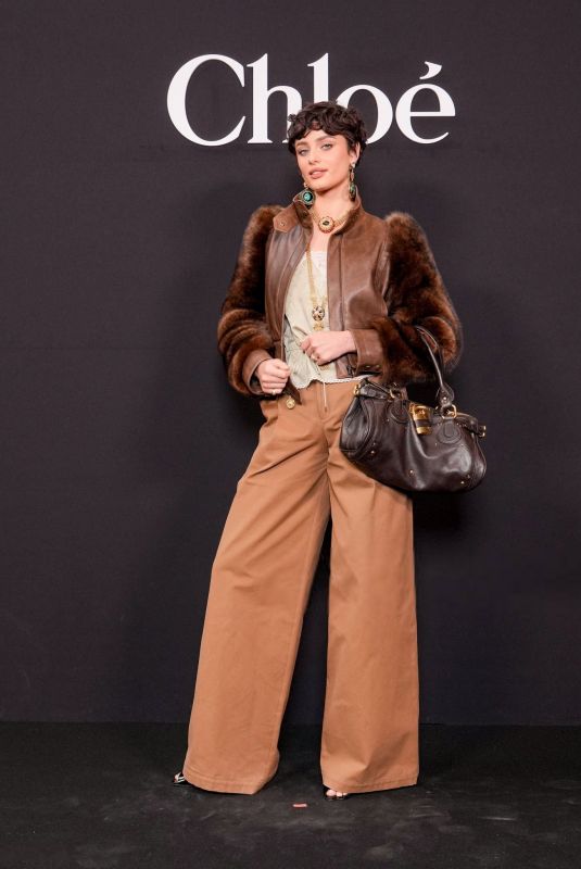 TAYLOR HILL at Chloe Womenswear F/W 25/26 Show at Paris Fashion Week 03/06/2025