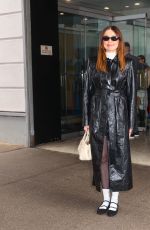 AIMEE LOU WOOD Leaves Drew Barrymore Show in New York 04/03/2025