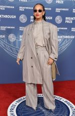 ALICIA KEYS at 11th Breakthrough Prize Ceremony at Barker Hangar 04/05/2025